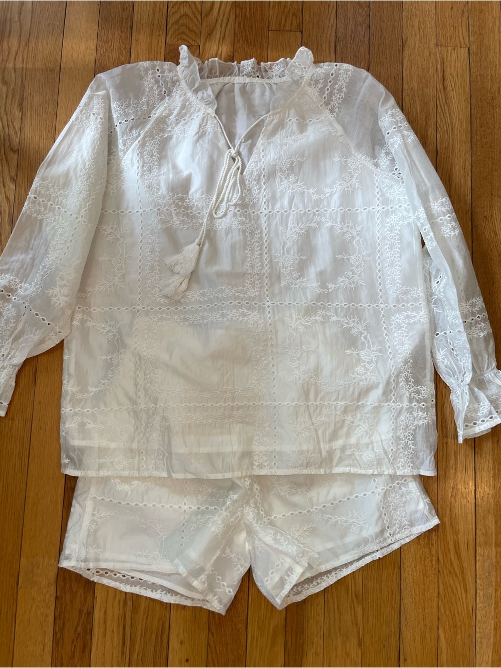 Commense White Eyelet Embroidered Blouse & Shorts Set Size XS New With Tags